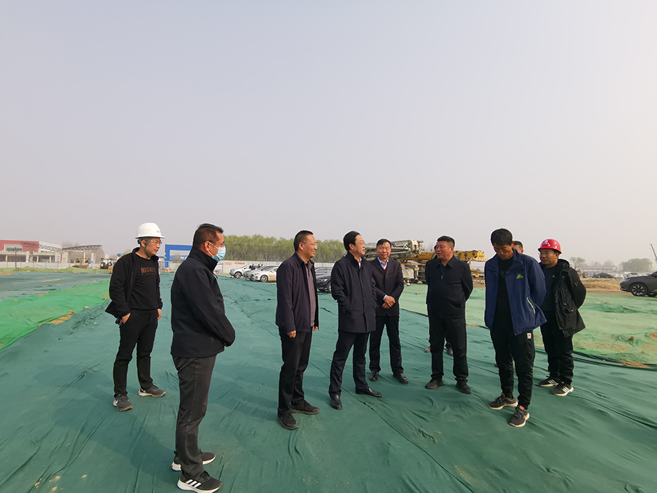 交投集團領(lǐng)導現(xiàn)場調(diào)度石家莊國際農(nóng)產(chǎn)品批發(fā)交易中心項目