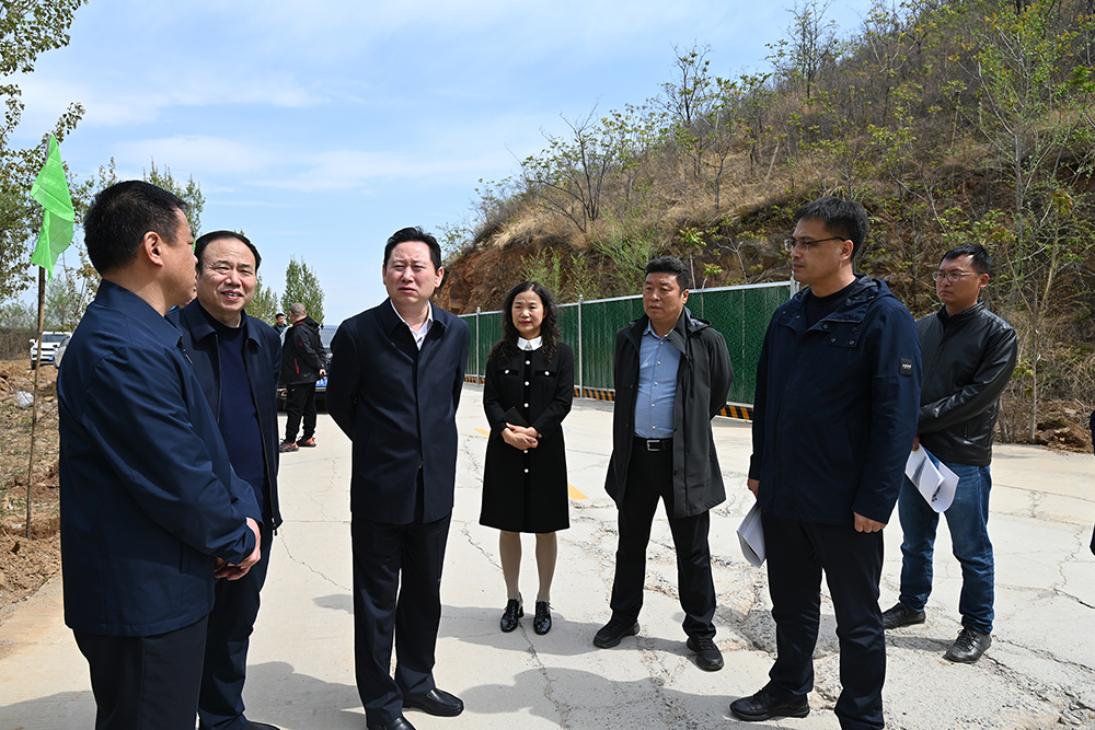 市政府副市長梁昆到市公益性公墓項目現(xiàn)場調(diào)研指導工作
