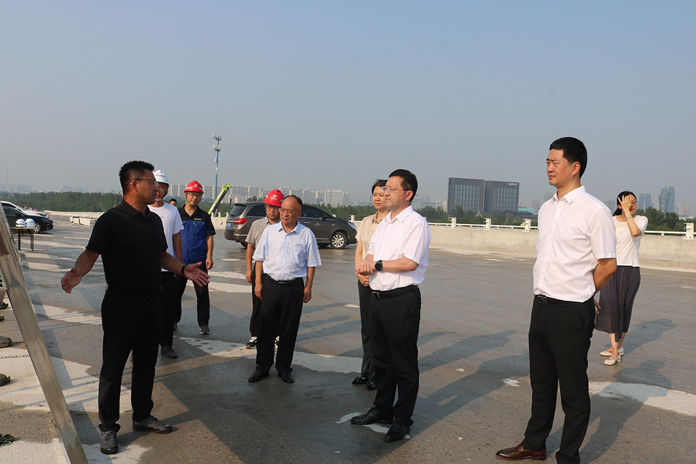 市國資委黨委書記、主任劉國勤調(diào)研督導(dǎo)復(fù)興大街市政化改造項(xiàng)目