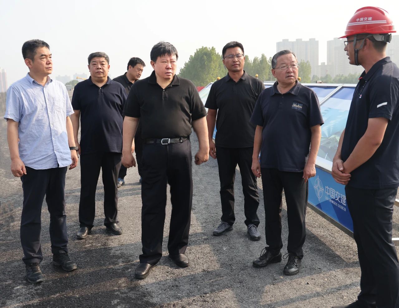 李雪榮帶隊督導(dǎo)檢查復(fù)興大街市政化改造項目