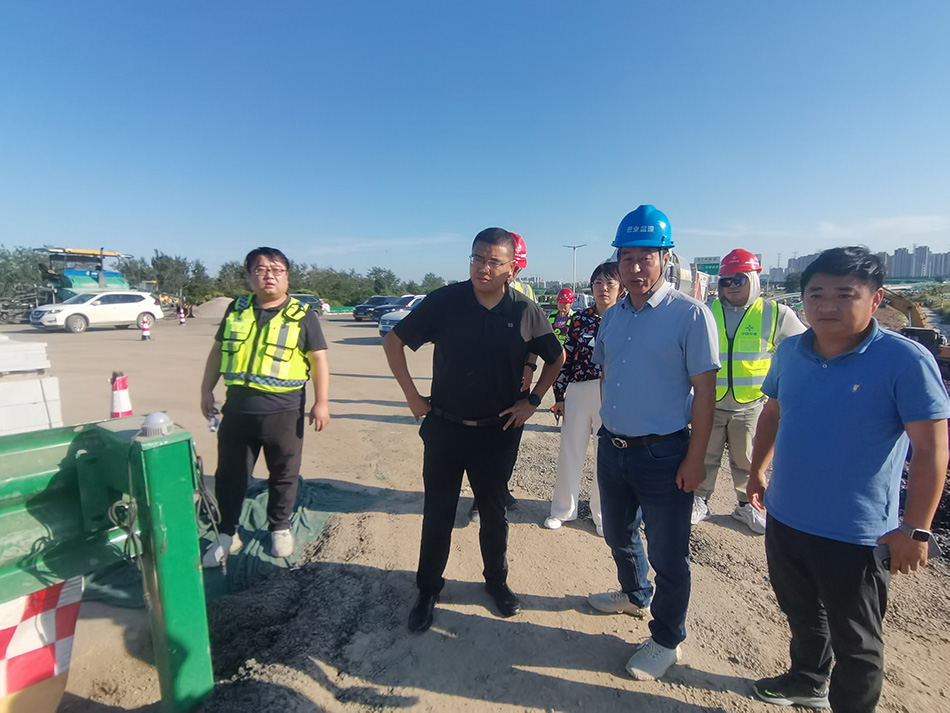 交投集團領導對復興大街市政化改造項目開展大氣污染防治督導檢查