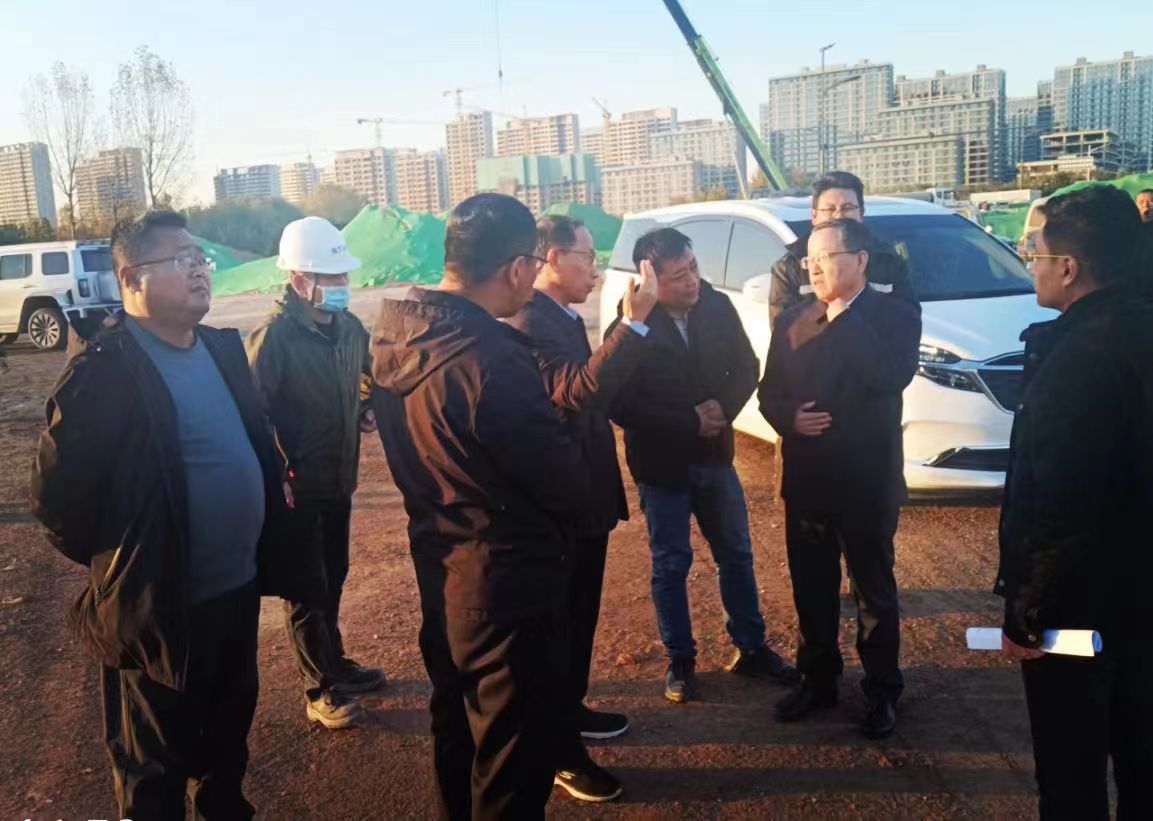 交投集團主要領(lǐng)導到東南三環(huán)片區(qū)建華大街、倉寧路項目調(diào)研指導工作