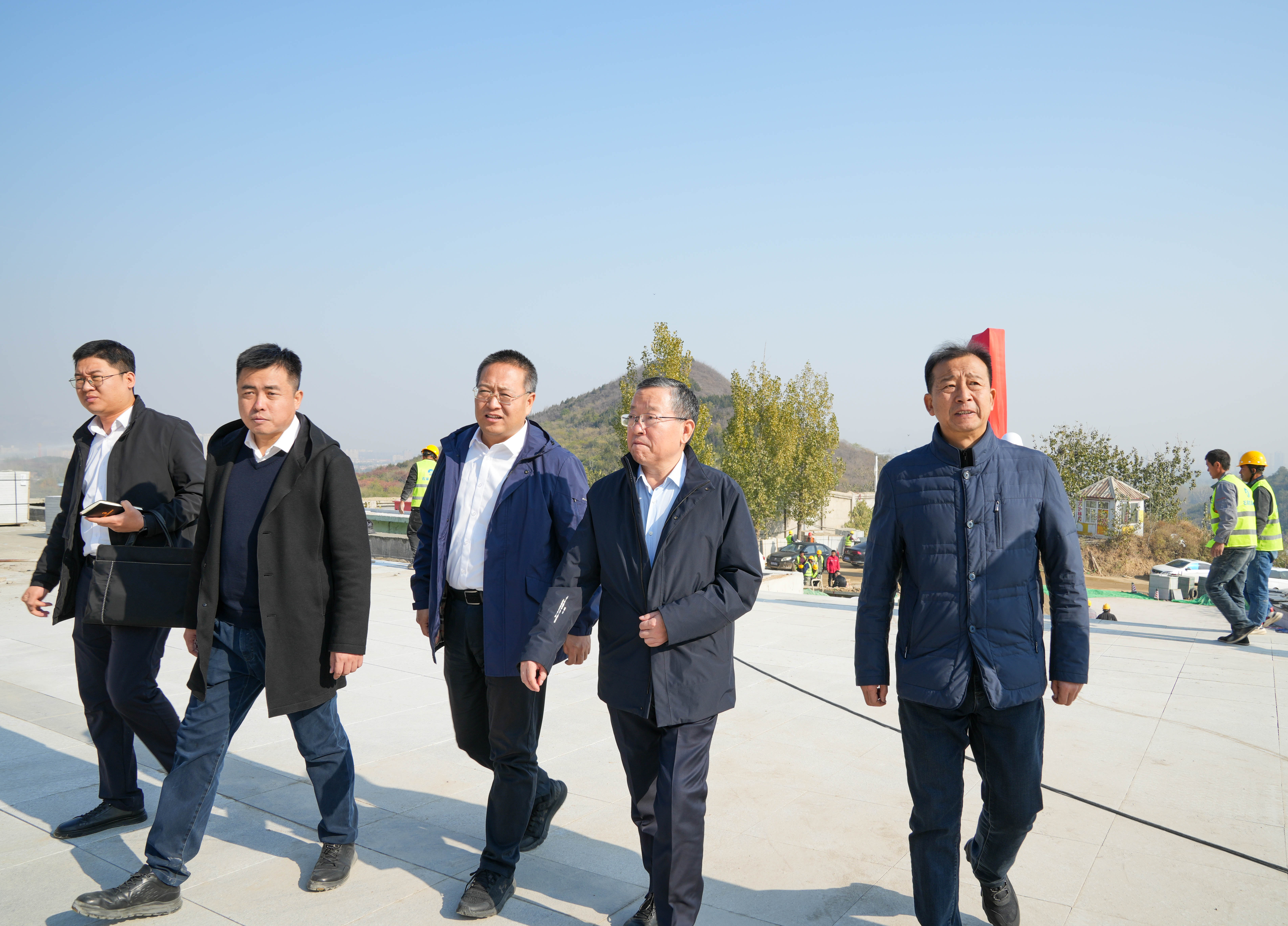 交投集團(tuán)黨委書記、董事長(zhǎng)劉清國(guó) 調(diào)研市公益性公墓項(xiàng)目