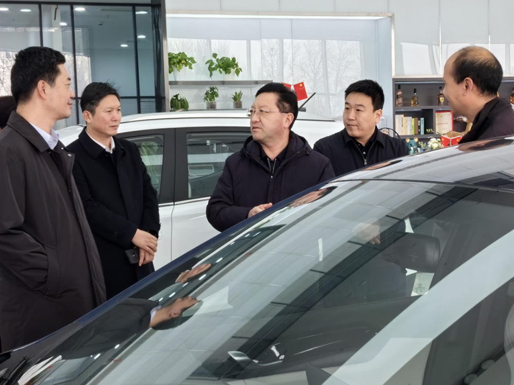 市政府國資委黨委書記、主任劉國勤帶隊到橋西汽車園、新華汽車園、工業(yè)遺址公園項目調(diào)研
