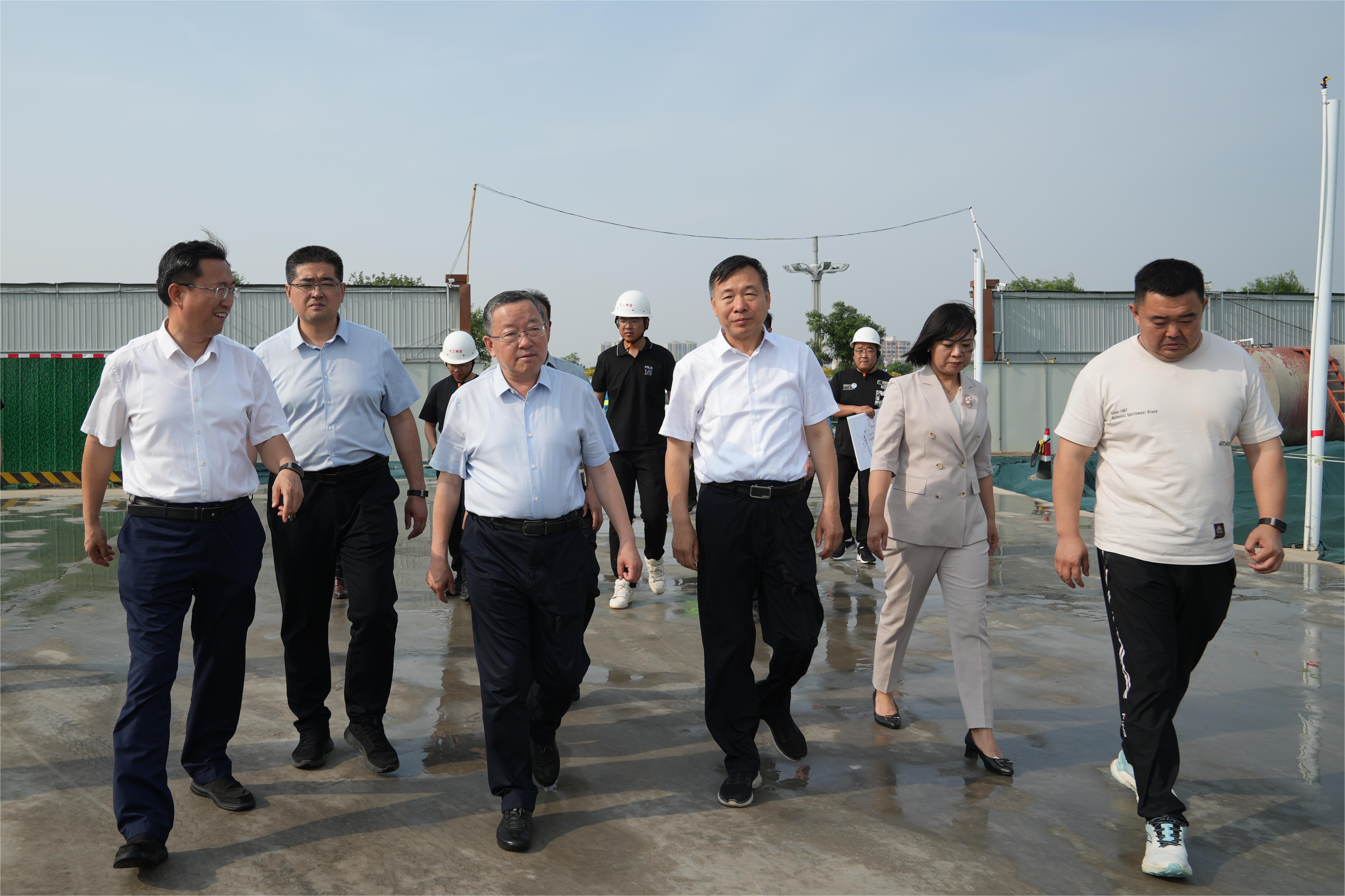 交投集團主要領(lǐng)導(dǎo)到市產(chǎn)業(yè)集團所屬項目調(diào)研指導(dǎo)